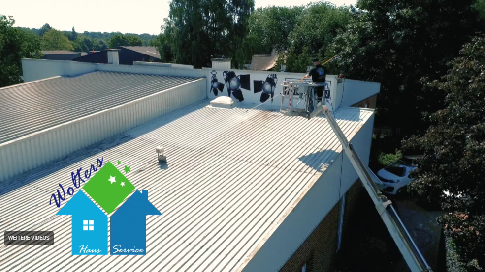 Video-Vorschaubild: Professionelle Dachreinigung in der Region Wilsum